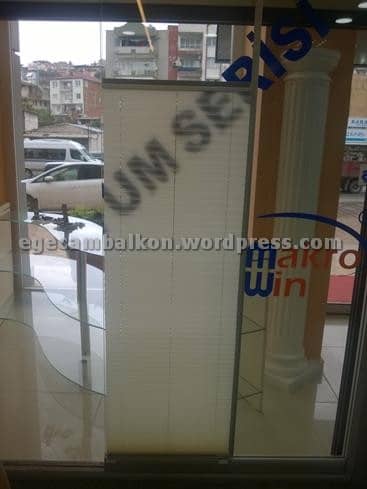 cam balkon için jaluzi